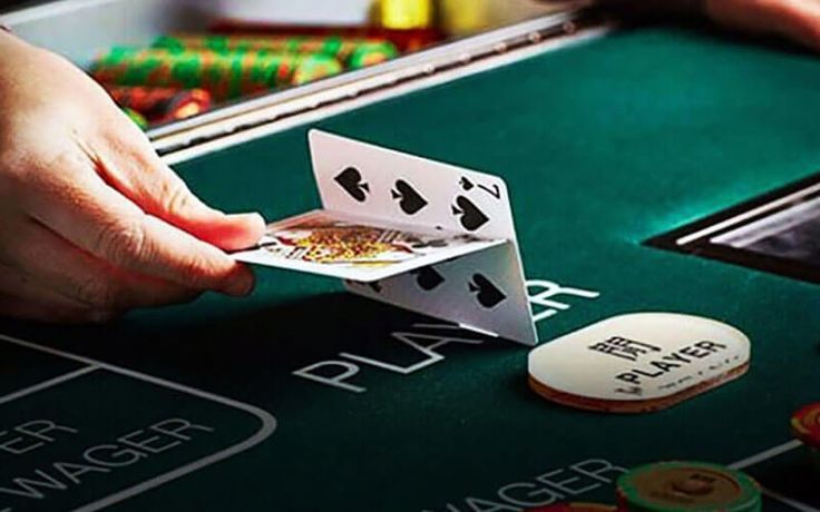 What Do the Banker and Player Bets in Baccarat Mean?